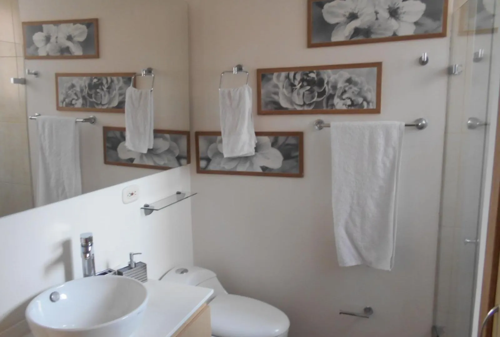 Apartment Best Apartment, Best Location, Laureles Paradise Medellin Colombia